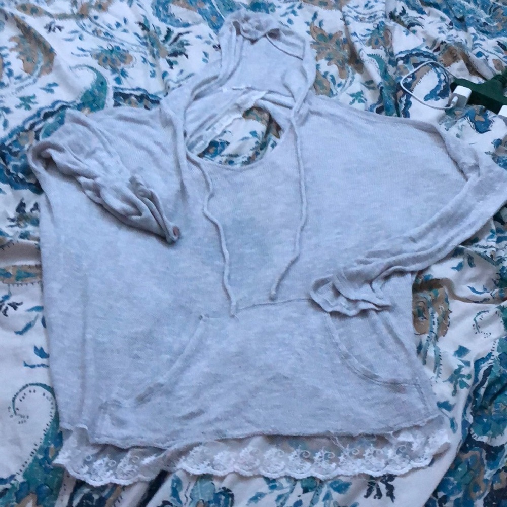 loose long sleeve top